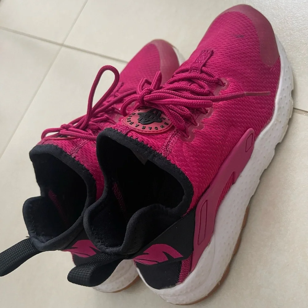 Nike Air Huarache Size 6 - Picture 4 of 5